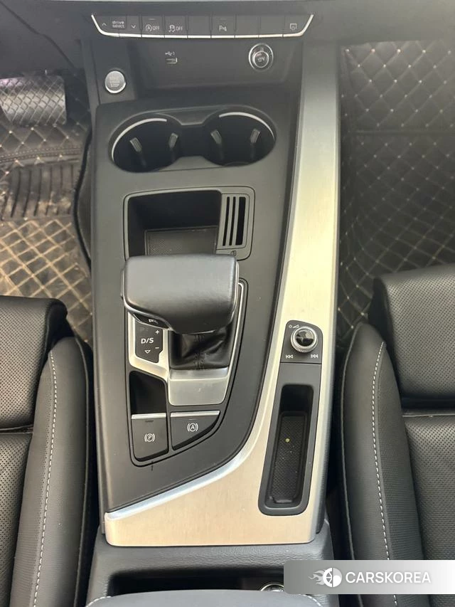 Audi A4L id 4359082 из Китая 9