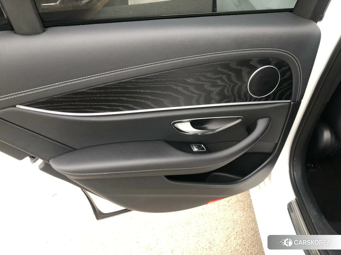 Mercedes-Benz E-Class id 4513494 из Китая 19