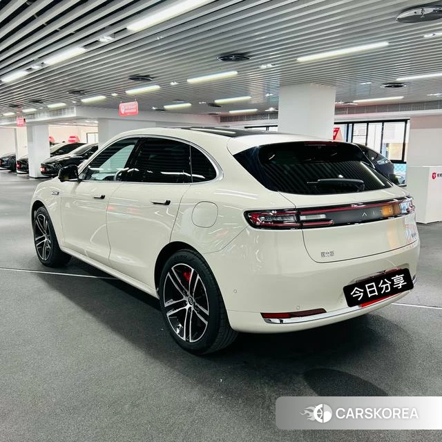 AITO Ask the world M5 2025 Белый из Китая, фото 4