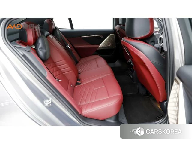 BMW 5 series 2024 Темно-серый из Китая, фото 4