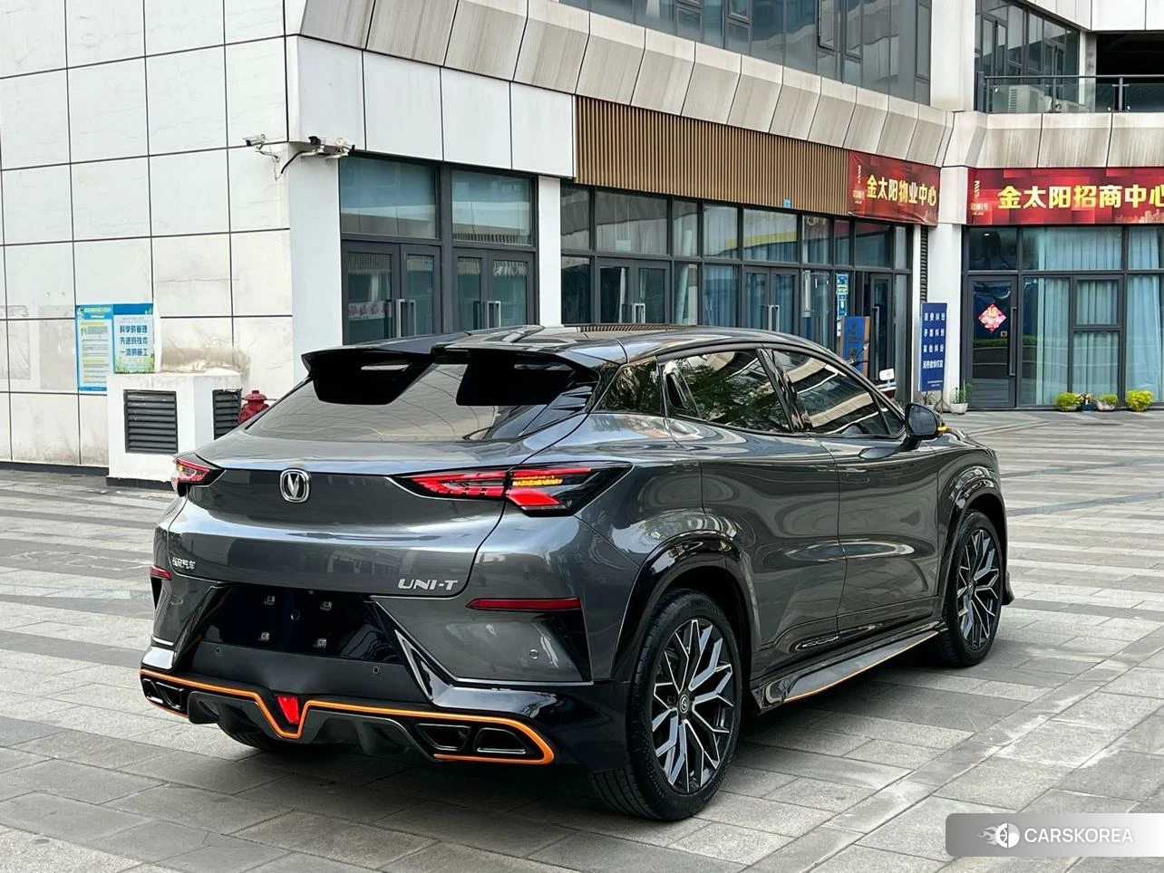 Chang'an UNI-T 2021 Темно-серый из Китая, фото 5