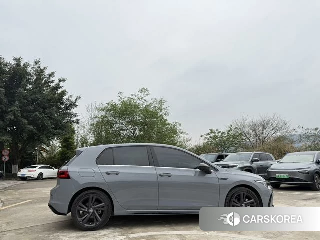 Volkswagen Golf 2023 Темно-серый из Китая, фото 6