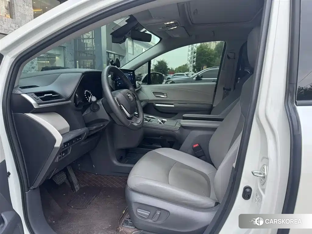 Toyota Grevia 2024 Белый из Китая, фото 4