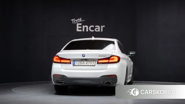 BMW 5 Series (G30) id 3444046 из Кореи 14