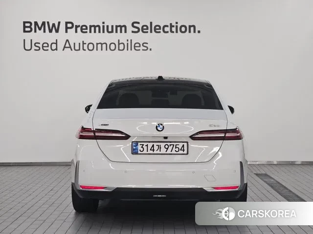 BMW 5 Series (G60) id 3036470 из Кореи 13