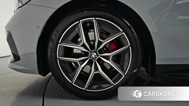 BMW 5 Series (G60) id 4669928 из Кореи 30