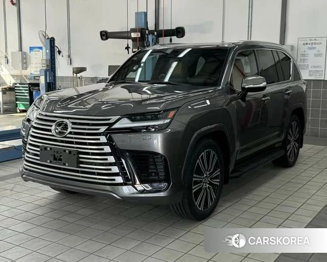 Lexus LX 2025 Темно-серый из Китая, фото 6