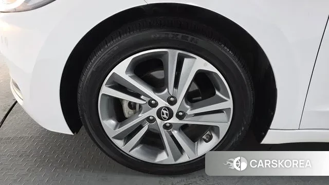 Hyundai Avante AD id 3728557 из Кореи 14