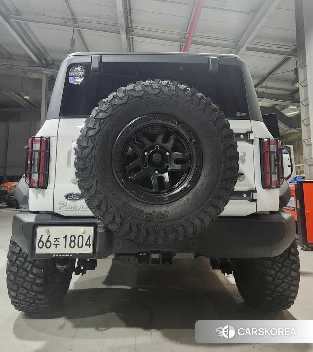Ford Bronco 6th Generation 2023 Белый из Кореи, фото 4