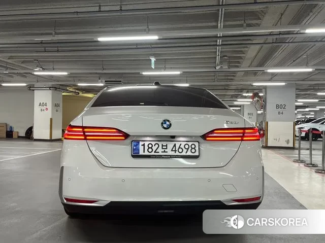 BMW 5 Series (G30) id 3398971 из Кореи 9