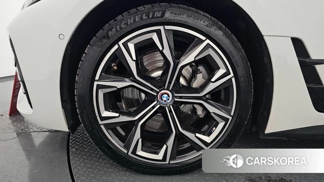 BMW i4 id 4555776 из Кореи 29