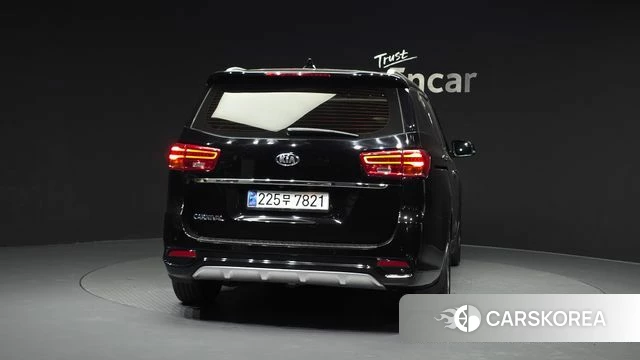 Kia The New Carnival id 4483286 из Кореи 14
