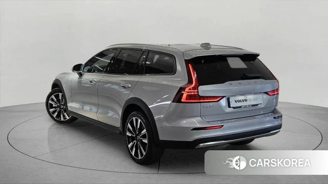 Volvo V60 Cross-Country 2nd Generation id 4528011 из Кореи 11