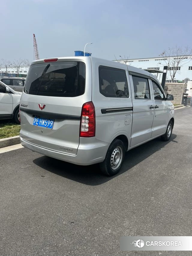Wuling Automobile Wuling Hongguang V 2022 Серебристо-серый из Китая, фото 5