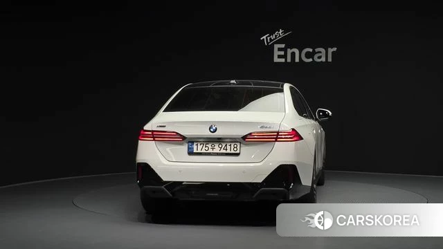 BMW 5 Series (G60) id 4280727 из Кореи 26