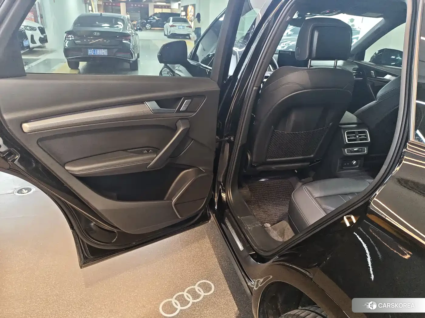 Audi Q5L id 4600853 из Китая 12