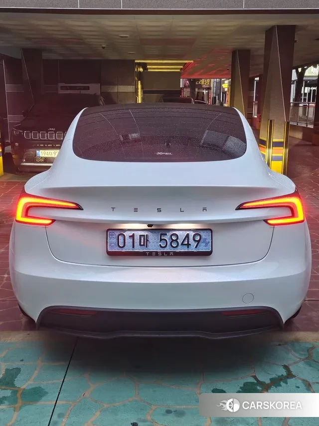 Tesla Model 3 2025 Белый из Кореи, фото 4