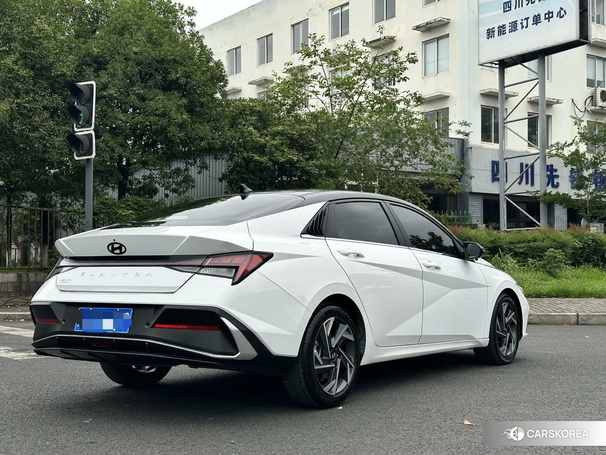Hyundai Elantra id 4515071 из Китая 7