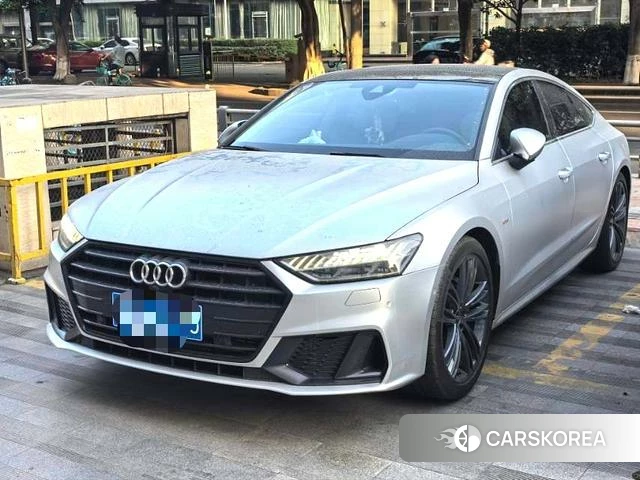 Audi A7 2023 Серебристо-серый из Китая, фото 4