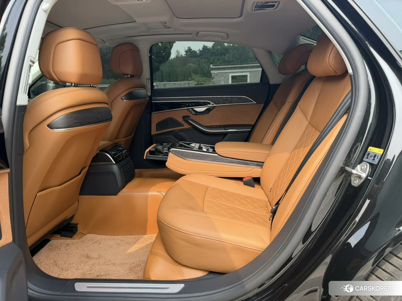 Audi A8 2023 Черный из Китая, фото 4