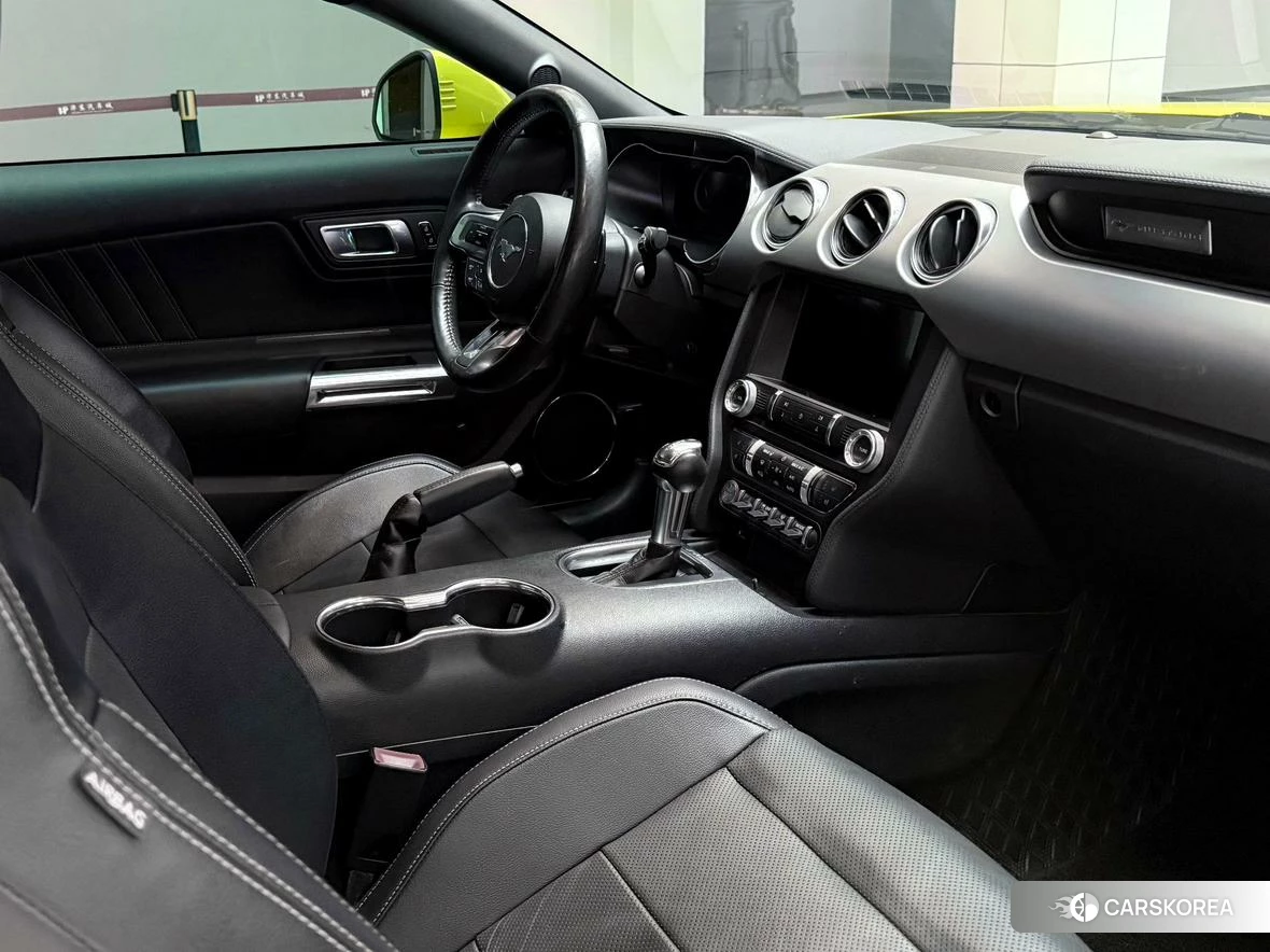 Ford Mustang 2021 Желтый из Китая, фото 4