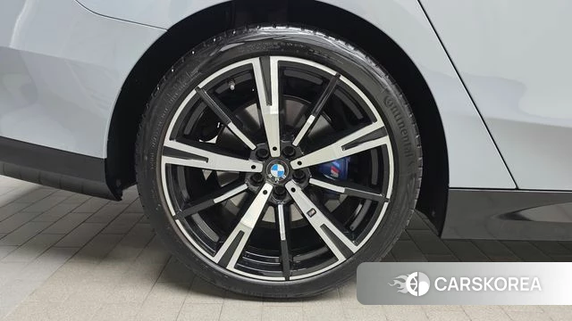 BMW 5 Series (G60) id 4533360 из Кореи 26