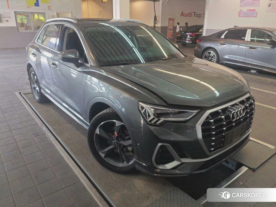 Audi Q3 2021 Темно-серый из Китая, фото 4