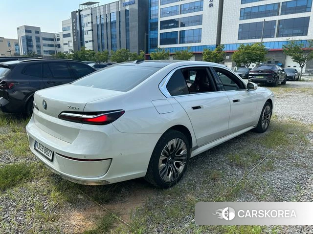BMW 7 Series (G70) 2023 Белый из Кореи, фото 4