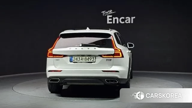 Volvo V60 Cross-Country 2nd Generation id 3524774 из Кореи 14