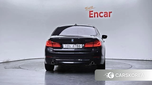 BMW 5 Series (G30) id 3924831 из Кореи 14