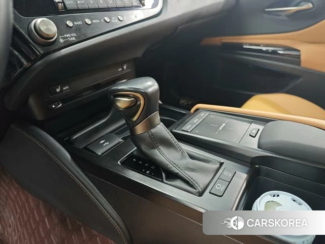 Lexus ES id 4342103 из Китая 14