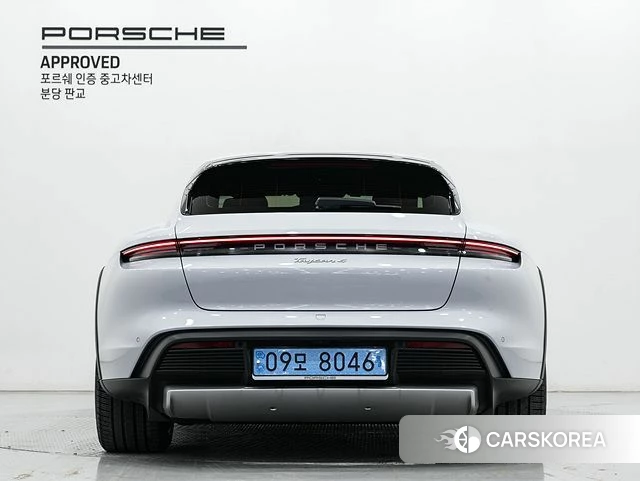 Porsche Taycan id 3811386 из Кореи 14