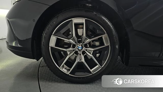 BMW 5 Series (G60) id 4279740 из Кореи 28