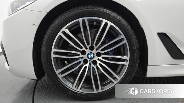 BMW 5 Series (G30) id 4482839 из Кореи 27