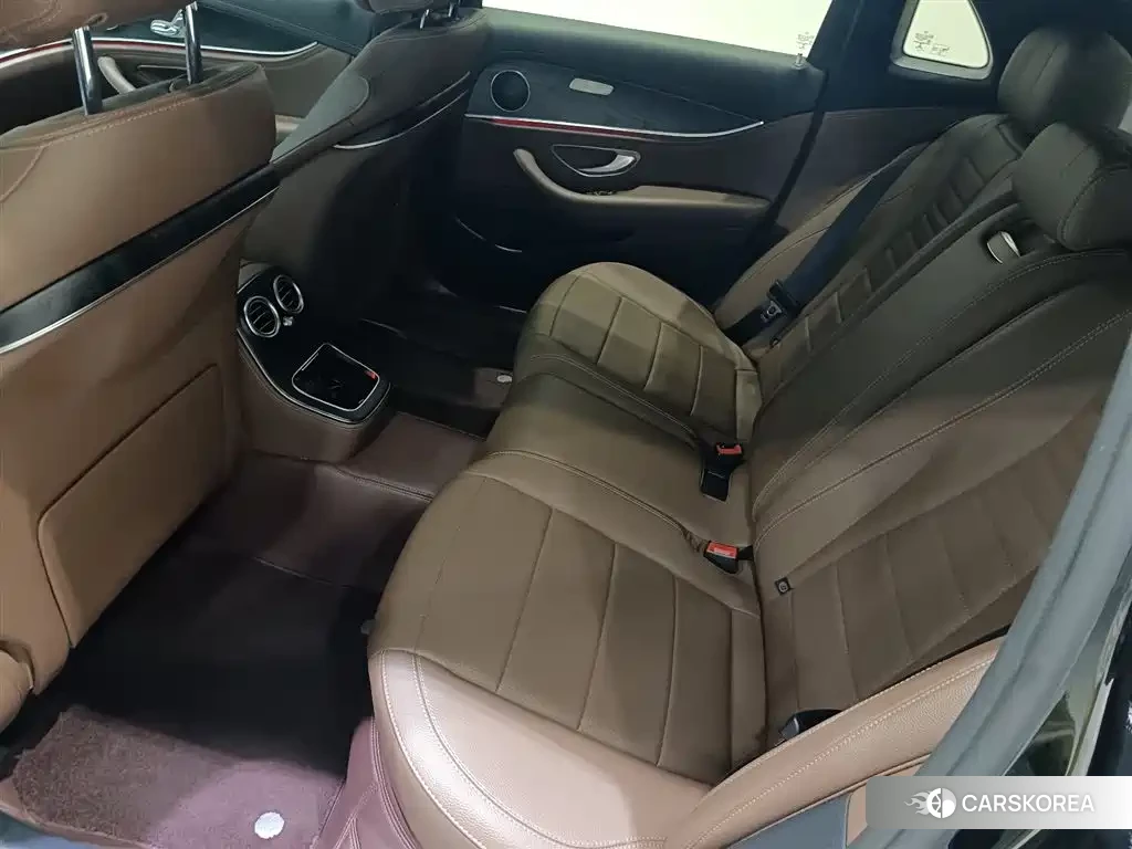 Mercedes-Benz E-Class id 4644616 из Китая 11