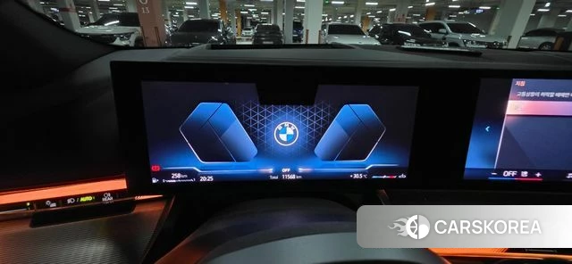 BMW 5 Series (G60) 2025 Черный из Кореи, фото 4
