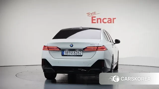 BMW 5 Series (G60) id 3371716 из Кореи 14