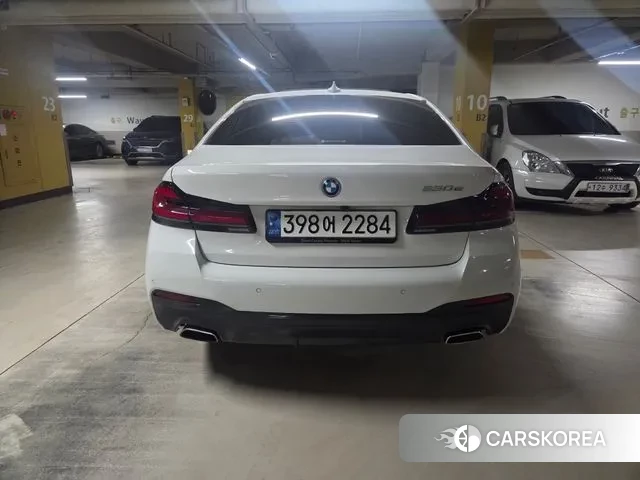 BMW 5 Series (G30) 2022 Белый из Кореи, фото 6