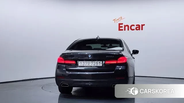 BMW 5 Series (G30) id 3335514 из Кореи 14