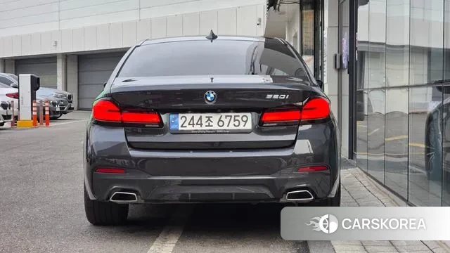 BMW 5 Series (G30) id 3463122 из Кореи 14