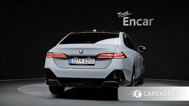 BMW 5 Series (G60) id 4622953 из Кореи 27