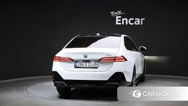 BMW 5 Series (G60) id 3399979 из Кореи 14