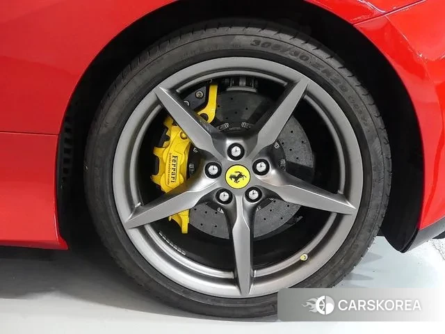 Ferrari F8 Spider id 3054667 из Кореи 14