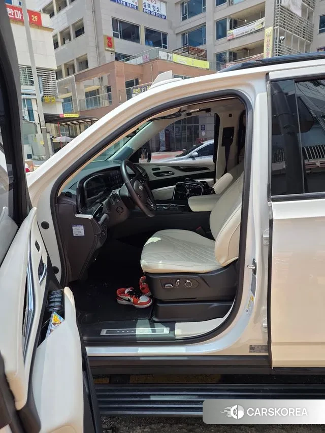 Cadillac Escalade 5th Generation 2021 Белый из Кореи, фото 4