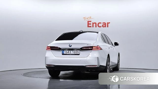 BMW 5 Series (G60) id 3876477 из Кореи 14