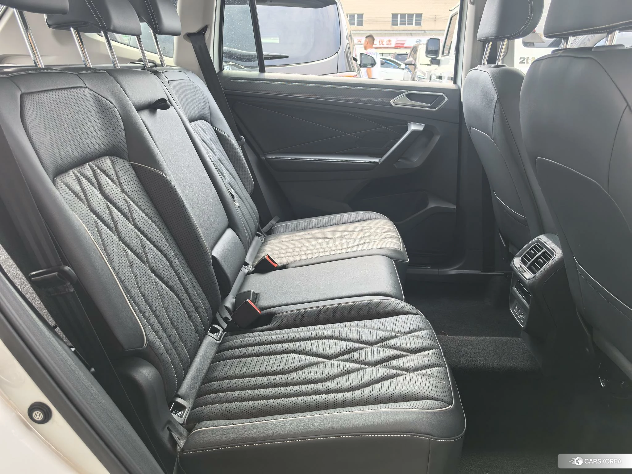 Volkswagen Tiguan L 2022 Белый из Китая, фото 4