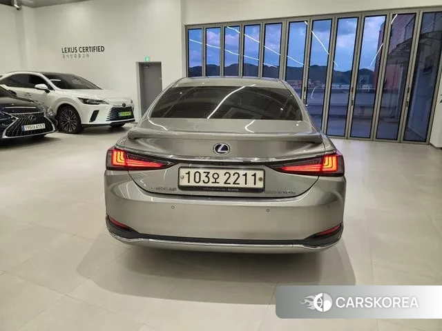 Lexus ES300h 7th generation 2020 Песочный из Кореи, фото 6