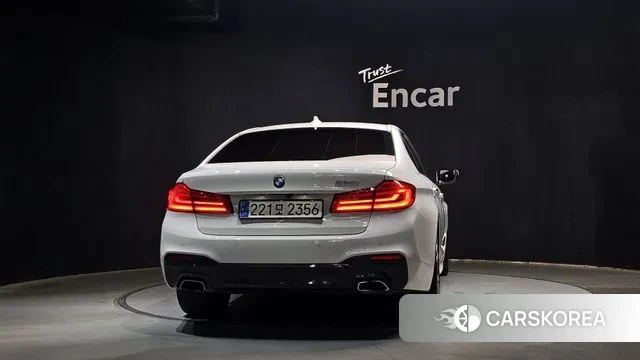 BMW 5 Series (G30) id 3345340 из Кореи 14