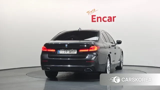 BMW 5 Series (G30) id 3686442 из Кореи 14