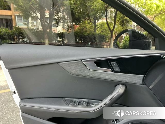 Audi A4L id 4272635 из Китая 23